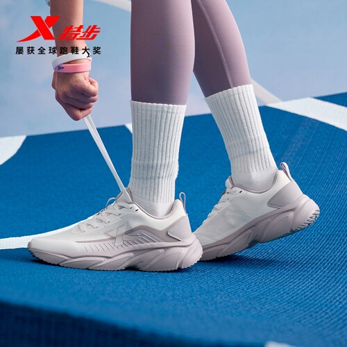 特步跑步鞋舒适软底运动鞋女鞋子夏季新品舒适跑鞋减震轻便休闲鞋 - 图0