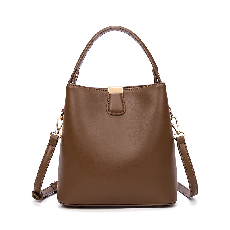 秋冬季2021新款时尚百搭小众水桶包 品牧女士包袋