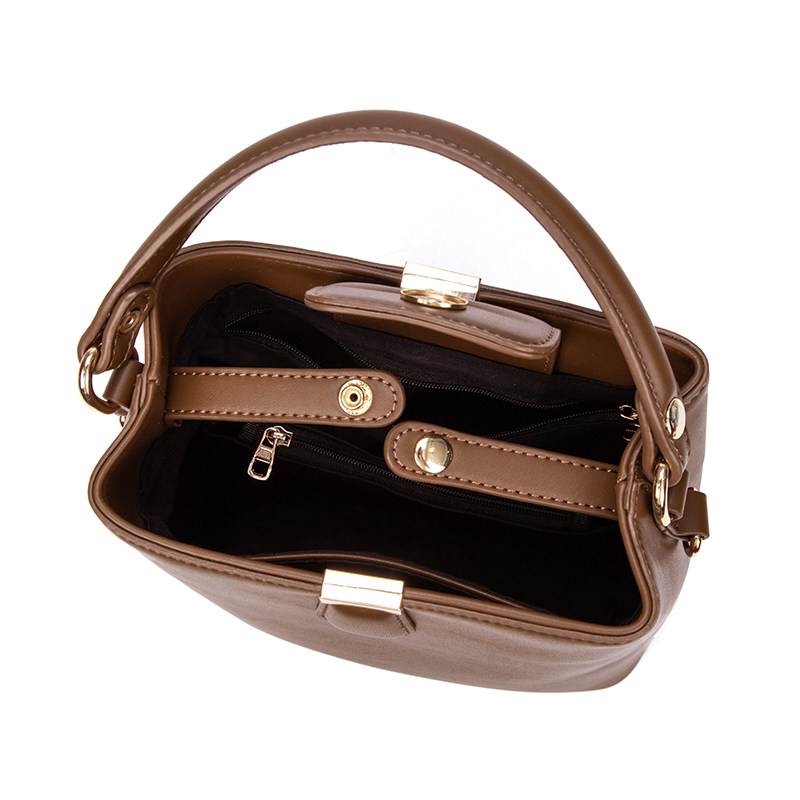 秋冬季2021新款时尚百搭小众水桶包 品牧女士包袋