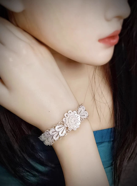 贵州纯手工银饰非遗拉丝工艺999足银婚庆幸福花婚庆手链送人礼物