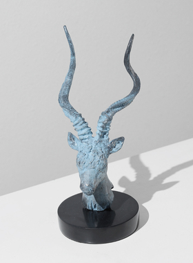 新中式艺术高级感羚羊首摆件