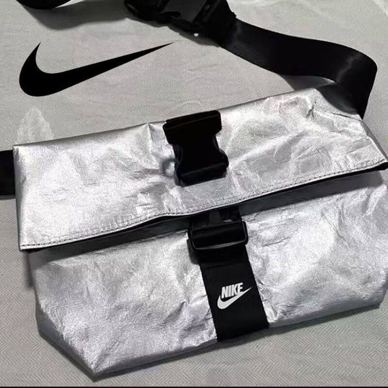 耐克NIKE男女运动休闲时尚百搭挎包单肩背包 BG001-011A黑色/银色