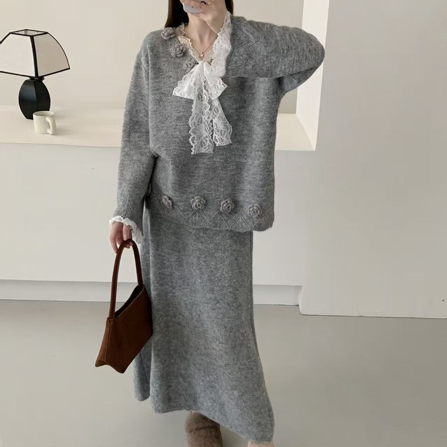 秋冬新款时尚套装设计感蕾丝拼接花朵上衣高腰显瘦遮肉半身裙长裙,淘宝优惠券,粉丝福利购,淘宝优惠卷