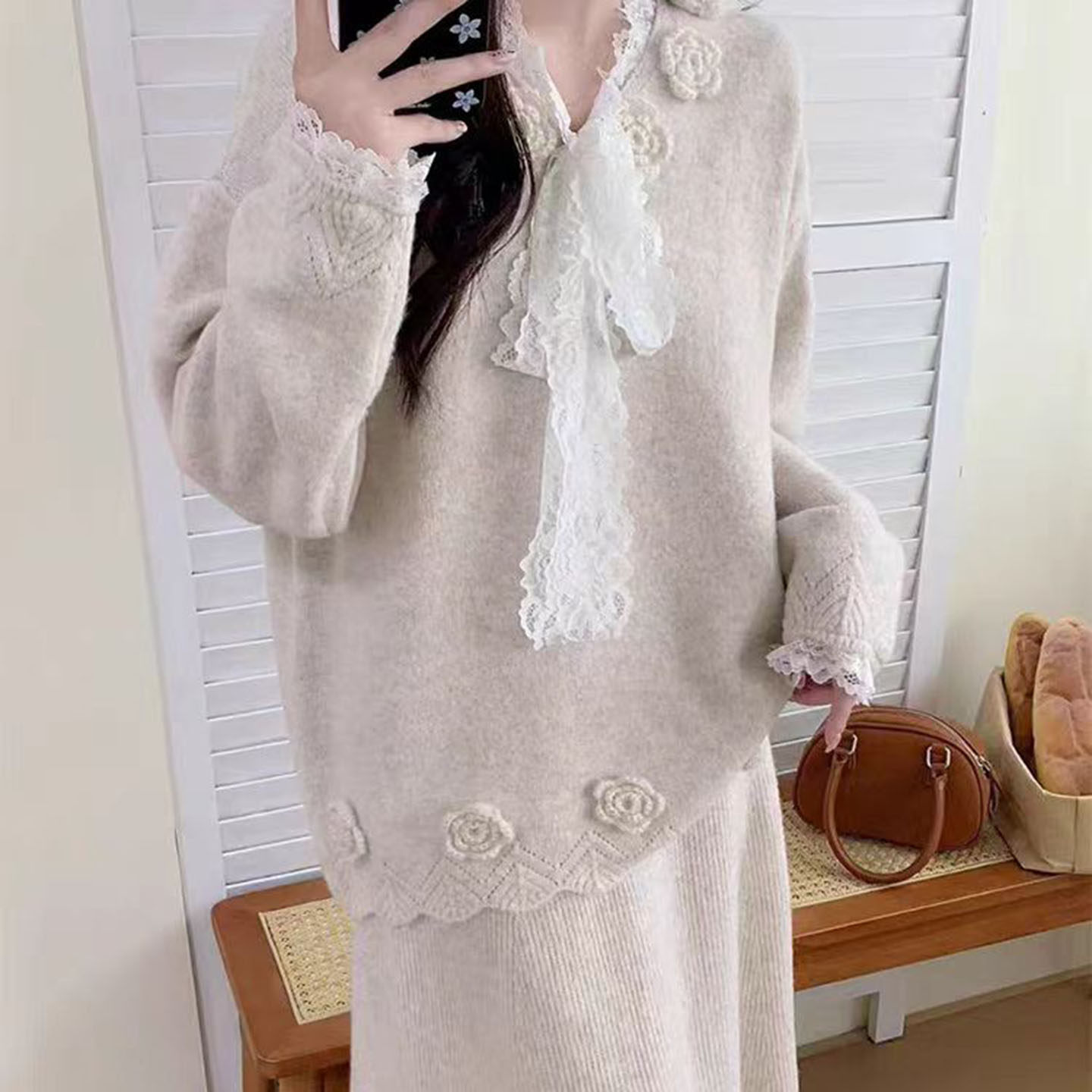 秋冬新款时尚套装设计感蕾丝拼接花朵上衣高腰显瘦遮肉半身裙长裙,淘宝优惠券,粉丝福利购,淘宝优惠卷