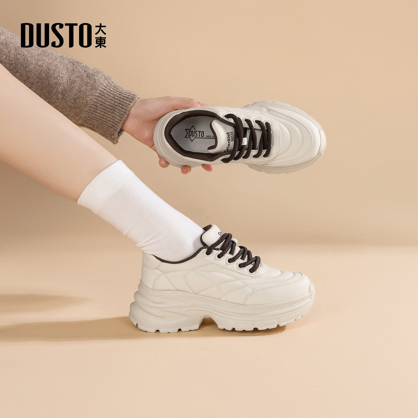 大东休闲运动女鞋2025年冬季新款平底高跟系带圆头材质拼贴D1311,淘宝优惠券,粉丝福利购,淘宝优惠卷