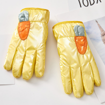 High face value Children baby baby cotton gloves Winter girl cute carrot girl warm playing with snow waterproof