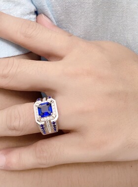 新款满钻银色男款戒指 合金镶嵌蓝色方钻锆石戒指潮男戒