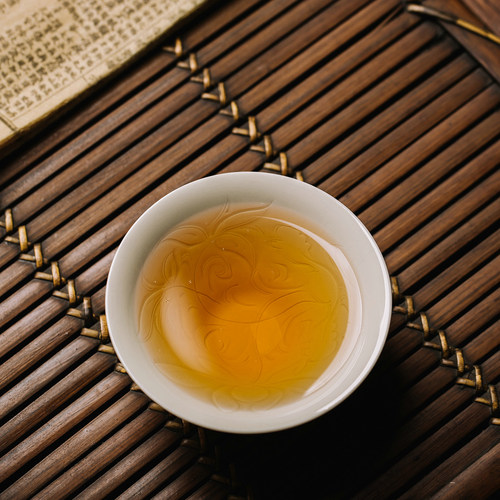 煮雪定瓷高级原矿釉全手刻莲纹斗笠杯点茶盏纯金包口复古国风定窑 - 图1