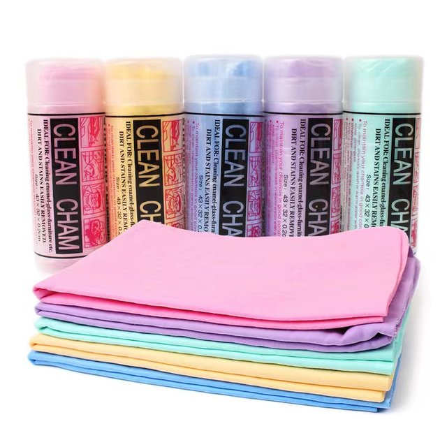 Thickened deerskin car wipes for wiping glass without shedding and absorbing water