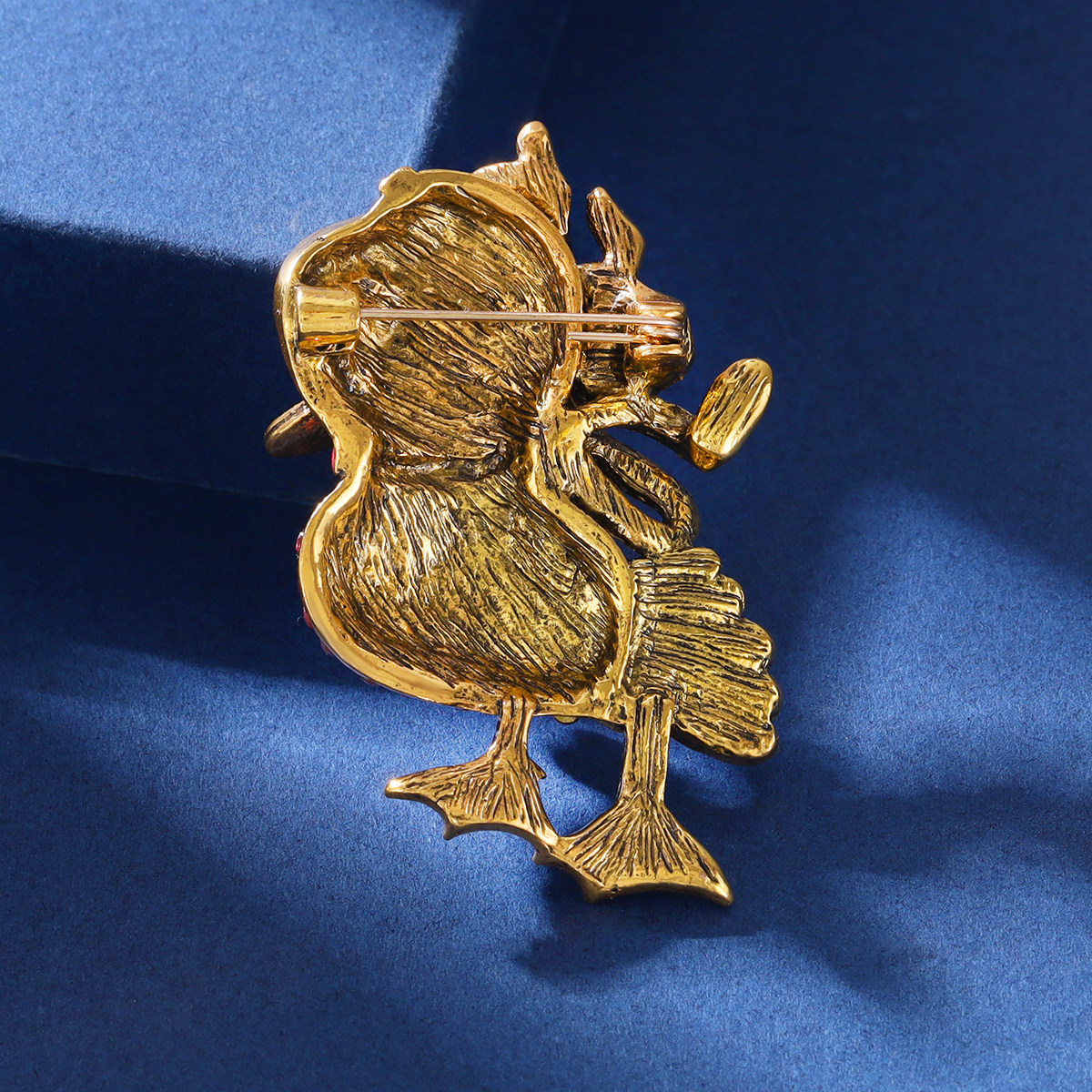 复古满钻粉色鸭子胸针卡通可爱动物服装配饰胸花时尚创意西装别针,淘宝优惠券,粉丝福利购,淘宝优惠卷