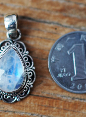 小巧复古月光石恋人纯银吊坠项链