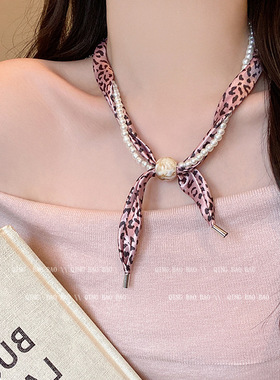 2026新款咖色美拉德豹纹丝巾项链独特复古设计毛衣小众串珠配饰女