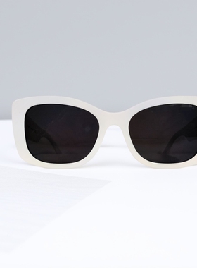 新款墨镜女框字母镂空太阳眼镜