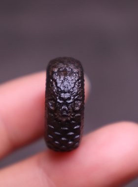 沉香镶嵌心经五条经文跑环戒圈