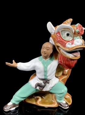 黄飞鸿醒狮摆件石湾陶瓷特色文创舞狮送外国人装饰品乔迁开业礼品