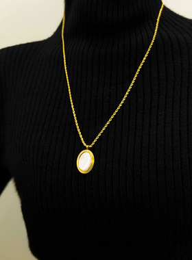 白色椭圆形项链女2023秋冬新款