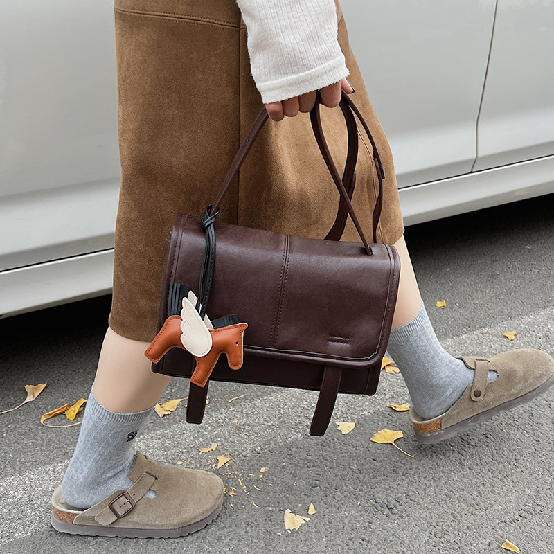 高级感小众手提剑桥包邮差包女款2026新款今年流行通勤单肩斜挎包,淘宝优惠券,粉丝福利购,淘宝优惠卷