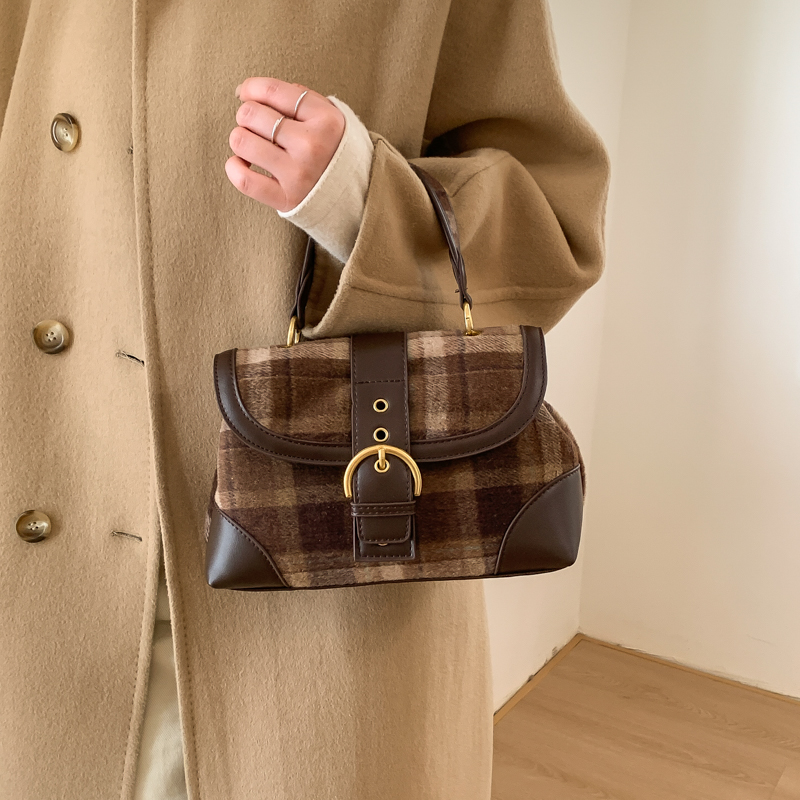 文艺风格子毛呢包包女2025新款休闲小众设计斜挎包爆款手提小拎包 - 图0