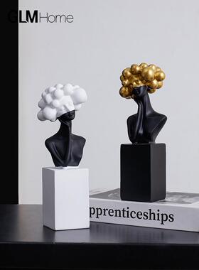 现代简约的黑白女孩家客厅艺术装饰品入口酒柜装饰酒店民宿软装