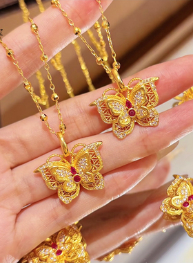 女沙金镂空点钻红宝玲珑花蝶吊坠