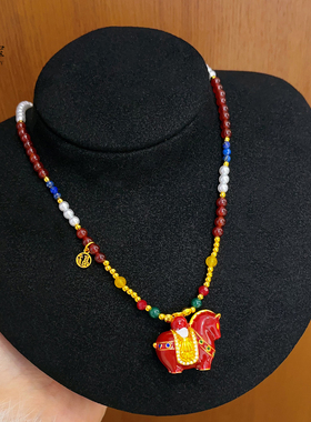 女沙金珐琅彩红色唐马珍珠项链