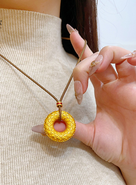 女沙金镂空花丝古钱纹平安扣吊坠