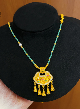 女沙金镂空点钻同心莲绿松项链