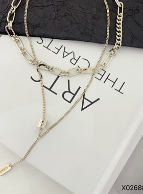欧美小众高级感方牌项链女长款2025新款锁骨链日常通勤秋冬毛衣链
