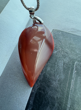 心尖尖 天然南红冰飘随型吊坠