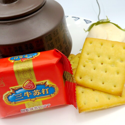 上海特产三牛椒盐苏打饼干薄脆咸味饼干独立包装每包4片多省包邮 - 图1