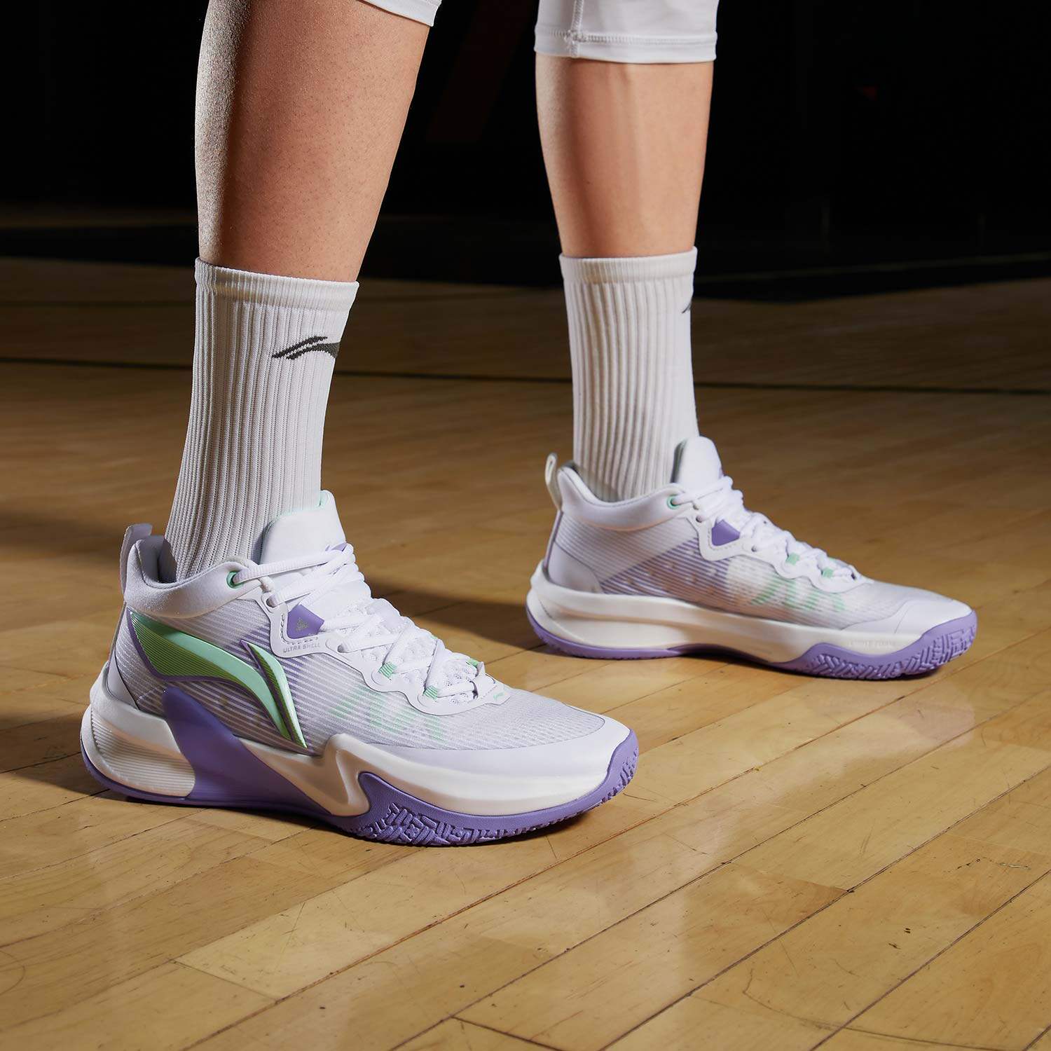 【官方正品】李宁篮球鞋 超轻V2 男款轻量高回弹篮球专业比赛鞋