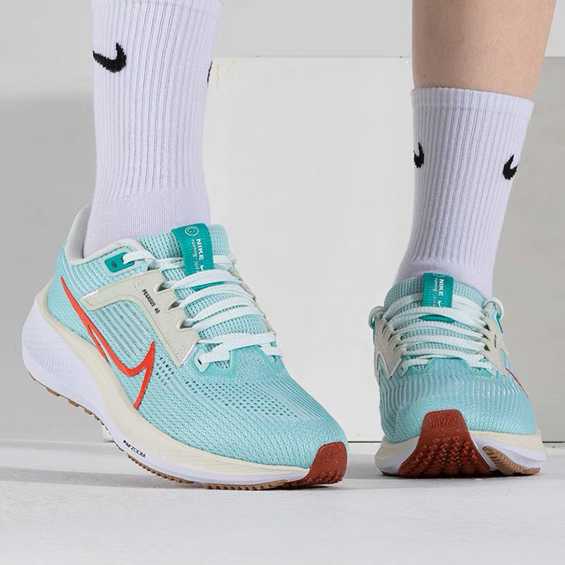 Nike耐克 Air Zoom Pegasus 40女款低帮防滑耐磨跑步鞋DV3854-104 - 图2