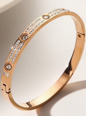 新款高级感轻奢钛钢镶钻情侣手镯