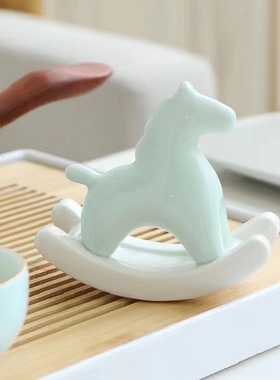 简约创意童年摇马绿马陶瓷摆件