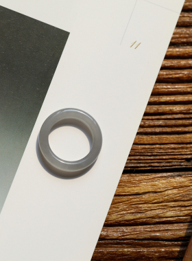 10号戒指 和田玉烟紫圆弧素圈指环 6396