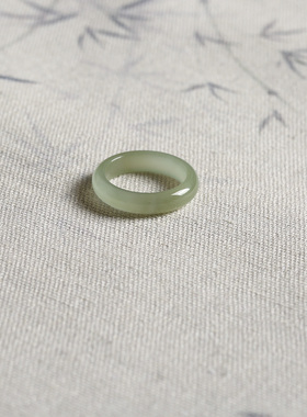 12号戒指 和田玉晴水青白圆弧素圈指环 4415