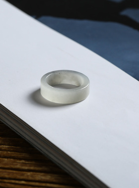 12号戒指 新疆和田玉青花籽料 籽玉中宽直切款方口指环 2897