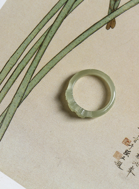 13号戒指 和田玉晴水青白梅花款指环 纯手工雕刻 8472