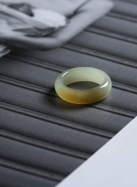 13号戒指 和田玉糖料糖玉泥鳅背圆弧素圈指环 2800