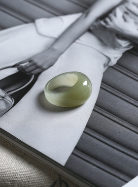 13号戒指 和田玉晴水烟紫双色馒头款指环 8416