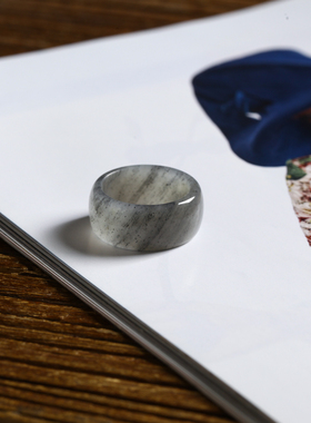 20号戒指 新疆和田玉青花籽料 籽玉宽条圆弧素圈指环 1741