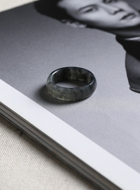 20号戒指 新疆和田玉青花籽料中宽圆弧素圈指环 3810