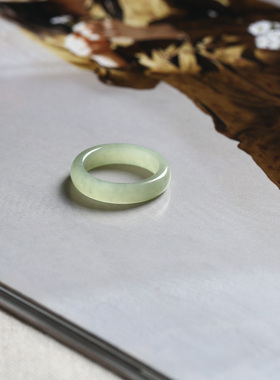 13号戒指 和田玉青白泥鳅背圆弧素圈指环 1620