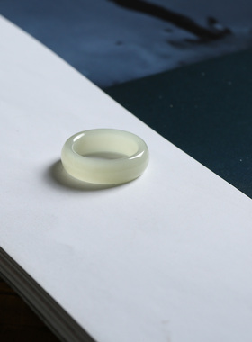 11号戒指 和田玉糖料糖玉糖白泥鳅背圆弧素圈指环 2887