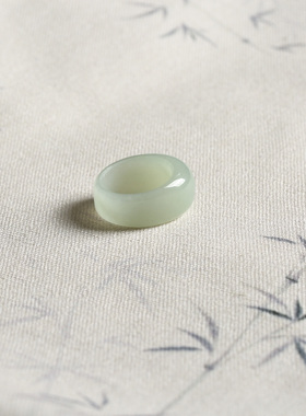 13号戒指 和田玉青白馒头款指环 3221