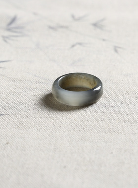 13号戒指 新疆和田玉青花籽料 籽玉圆弧泥鳅背素圈指环 4402