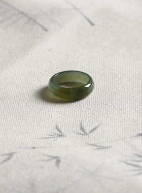 10号戒指 新疆和田玉糖料糖青玉泥鳅背圆弧素圈指环 3006