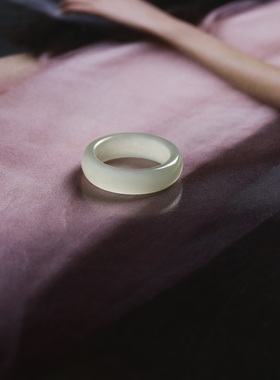 7号戒指 和田玉晴水青白小尺码圆弧素圈指环 尾戒 3251