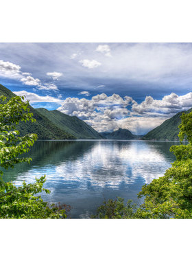 青山绿水山水画自粘贴画有山有水蓝天白云高山背景墙贴客厅装饰画