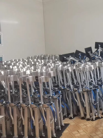 60 cm_100 cm Aluminiumlegierung Stelzen Teleskopstativ Dekoration Artefakt Bühne Requisiten Fabrik Direktverkauf